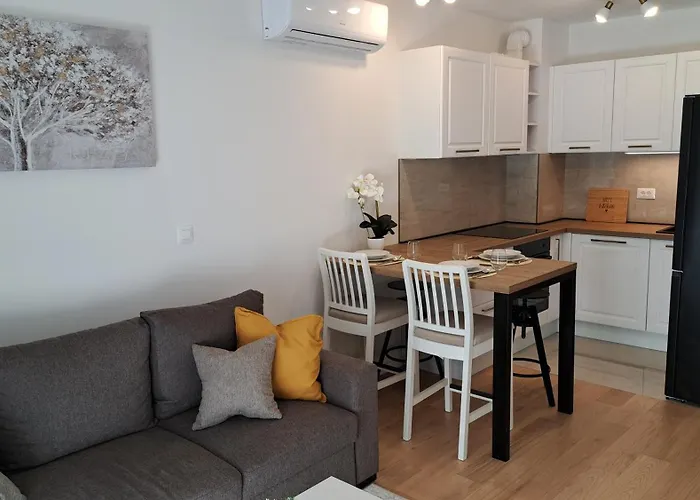 Apartment With Garden And Free Private Parking