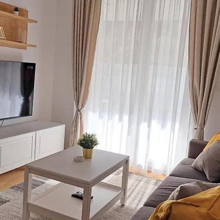 Apartment With Garden And Free Private Parking Split Exterior photo